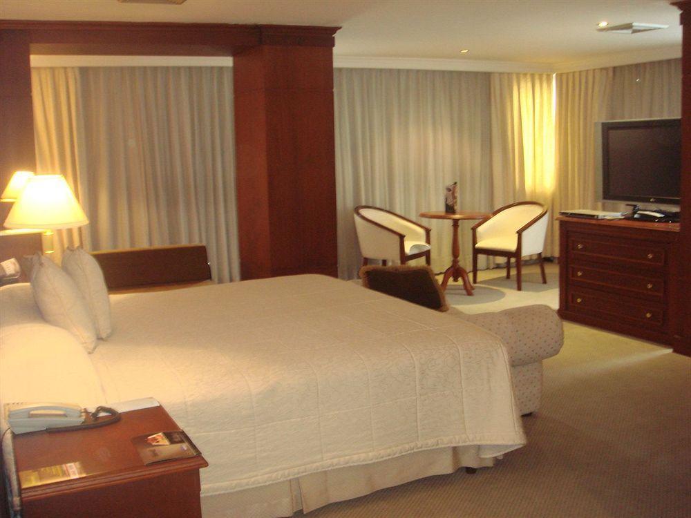 Hotel Emperador أمباتو المظهر الخارجي الصورة