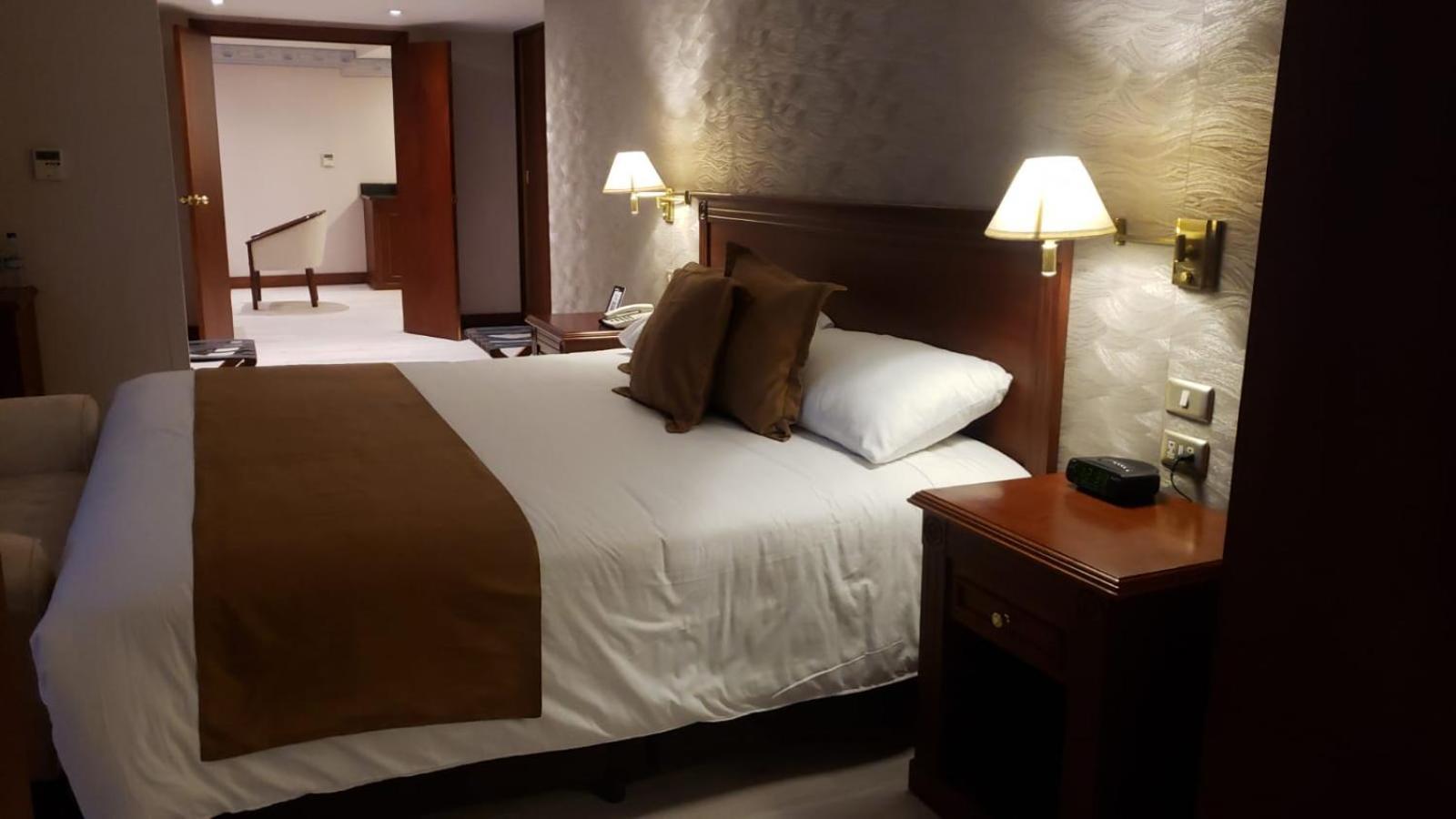 Hotel Emperador أمباتو المظهر الخارجي الصورة