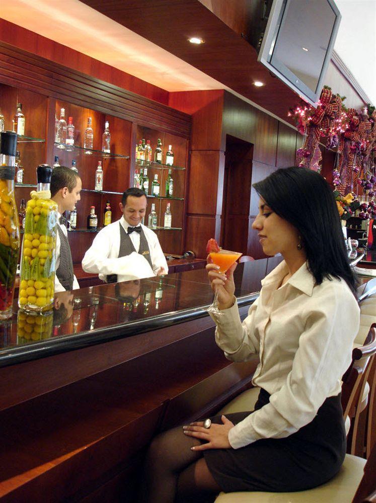 Hotel Emperador أمباتو المظهر الخارجي الصورة