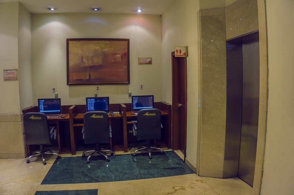 Hotel Emperador أمباتو المظهر الخارجي الصورة