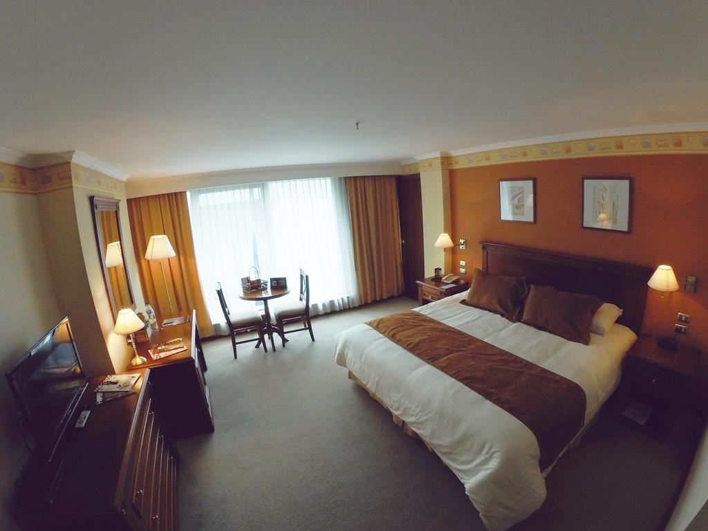 Hotel Emperador أمباتو المظهر الخارجي الصورة