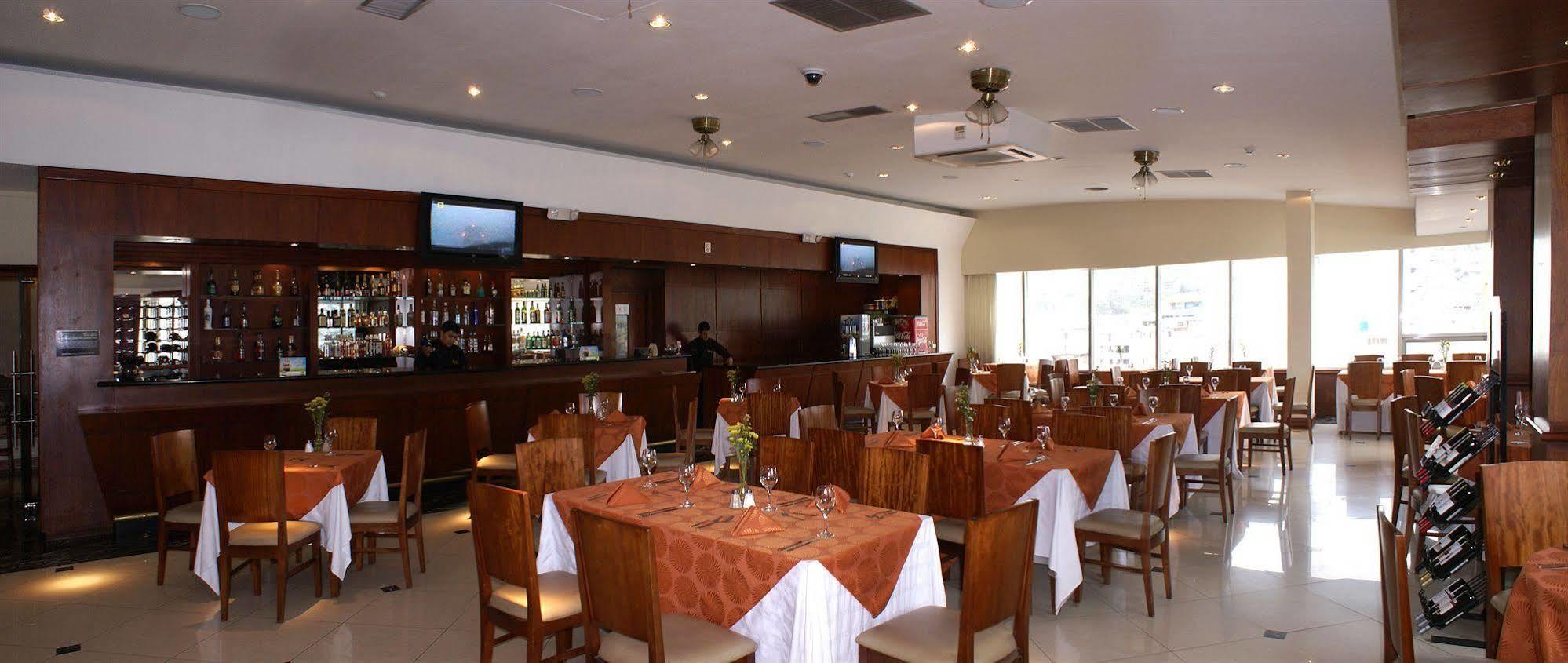 Hotel Emperador أمباتو المظهر الخارجي الصورة